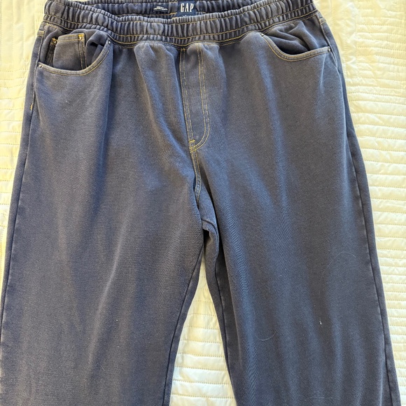 GAP Heavyweight Sweatpant Jeans - Picture 2 of 4